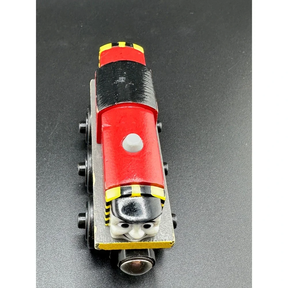 Learning‎ Curve 2003 Salty Thomas Wooden Railway Train Red Magnetic Diesel Vtg